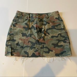 CAMO SKIRT
